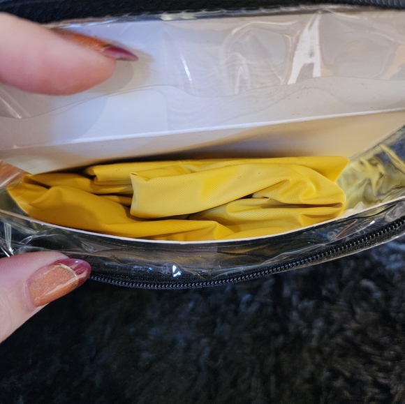 🌧️ Eddie Bauer Youth Waterproof Poncho - Picture 4 of 12